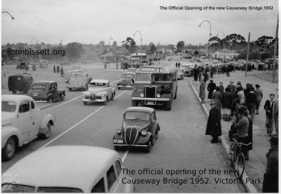 Official opening of the Causeway Bridge 1952. Looking south toward Victoria Park WA along Albany Highway. The dreaded roundabout is in the background. The Brisbane Wunderlick windmill is also in the background.